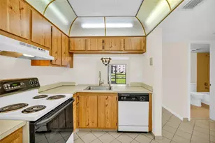 10304 Sunrise Lakes Blvd, Sunrise, FL 33322 - Photo 9