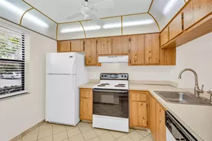 10304 Sunrise Lakes Blvd, Sunrise, FL 33322 - Photo 7