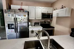 5601 Blueberry Ct, Lauderhill, FL 33313 - Photo 19