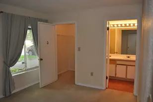 2465 NW 33rd St, Oakland Park, FL 33309 - Photo 23