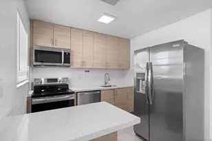 110 SE 2nd St, Hallandale Beach, FL 33009 - Photo 5