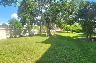 8120 SW 24th St, Pompano Beach, FL 33068 - Photo 7