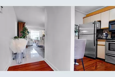 9581 Sunrise Lakes Boulevard #309, Sunrise, FL 33322 - Photo 7