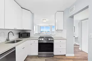 211 S Ocean Dr, Hollywood, FL 33019 - Photo 13