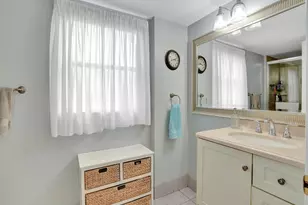 2208 S Cypress Bend Dr, Pompano Beach, FL 33069 - Photo 21