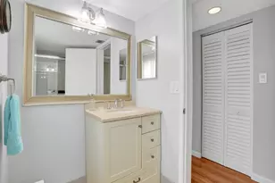 2208 S Cypress Bend Dr, Pompano Beach, FL 33069 - Photo 21