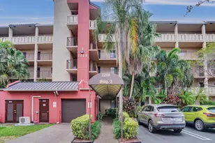 2208 S Cypress Bend Dr, Pompano Beach, FL 33069 - Photo 1