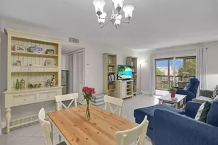 2208 S Cypress Bend Dr, Pompano Beach, FL 33069 - Photo 9