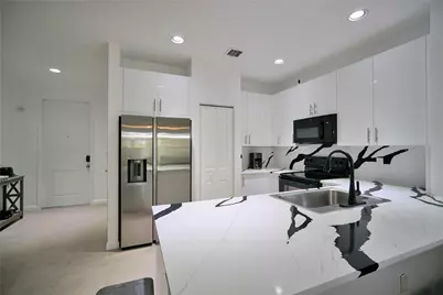 378 NE 47th Place #378, Deerfield Beach, FL 33064 - Photo 3