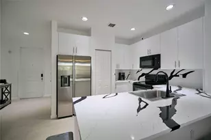 378 NE 47th Pl, Deerfield Beach, FL 33064 - Photo 3