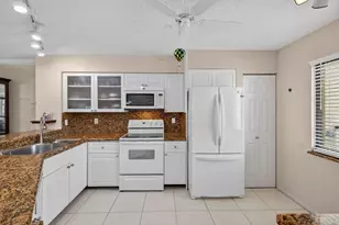 2205 S Cypress Bend Dr, Pompano Beach, FL 33069 - Photo 7