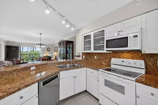 2205 S Cypress Bend Dr, Pompano Beach, FL 33069 - Photo 3