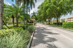 820 S Hollybrook Dr, Pembroke Pines, FL 33025 - Photo 57