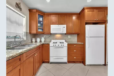 6772 Camelia Drive, Miramar, FL 33023 - Photo 7