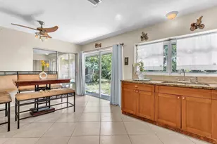 6772 Camelia Dr, Miramar, FL 33023 - Photo 9