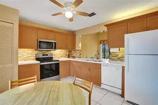 5658 Parkwalk Cir E, Boynton Beach, FL 33472 - Photo 11