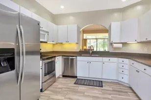 676 W Palm Aire Dr, Pompano Beach, FL 33069 - Photo 11