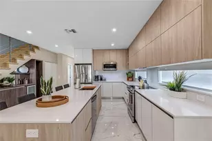 811 SW 10th Terrace, Fort Lauderdale, FL 33315 - Photo 9