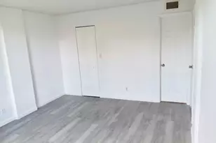 102 Royal Pk Dr, Oakland Park, FL 33309 - Photo 9