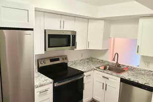 102 Royal Pk Dr, Oakland Park, FL 33309 - Photo 11