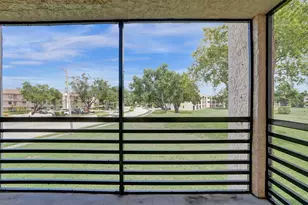 10434 Sunrise Lakes Blvd, Sunrise, FL 33322 - Photo 19