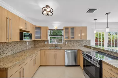 2924 NW 8th Avenue, Wilton Manors, FL 33311 - Photo 37