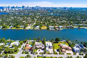 1100 N North Lake Dr, Hollywood, FL 33019 - Photo 37