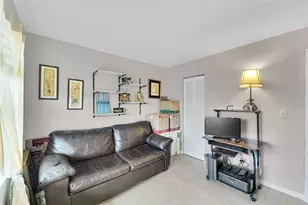 9261 Sunrise Lakes Blvd, Sunrise, FL 33322 - Photo 15