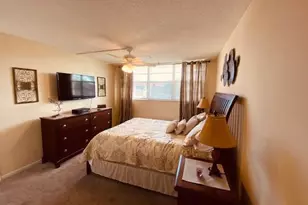 9420 S Hollybrook Lake Dr, Hollywood, FL 33025 - Photo 9