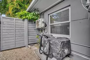1124 NE 18th Ave, Fort Lauderdale, FL 33304 - Photo 51