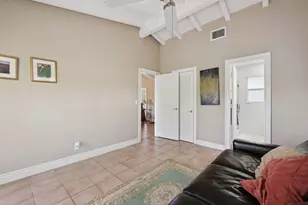 1709 NE 28th Dr, Wilton Manors, FL 33334 - Photo 17