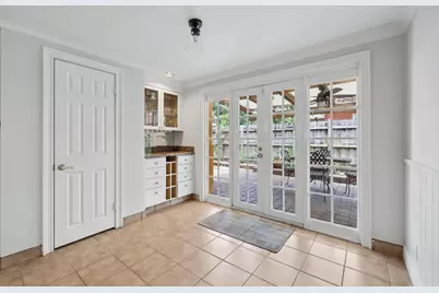 1709 NE 28th Drive, Oakland Park, FL 33334 - Photo 13