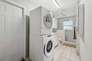 1709 NE 28th Dr, Wilton Manors, FL 33334 - Photo 31