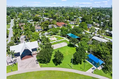 812 NW 26th Street, Wilton Manors, FL 33311 - Photo 25