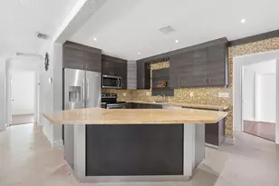 1498 NE 39th St, Oakland Park, FL 33334 - Photo 9