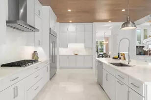 2306 NE 12th Ct, Fort Lauderdale, FL 33304 - Photo 23