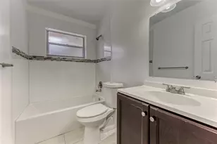 7971 NW 35th Ct, Coral Springs, FL 33065 - Photo 5