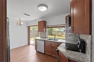 8470 NW 28th St, Sunrise, FL 33322 - Photo 5