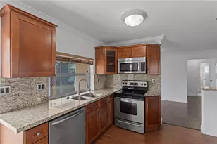 8470 NW 28th St, Sunrise, FL 33322 - Photo 3