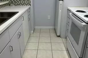 7035 NW 186th St, Hialeah, FL 33015 - Photo 7