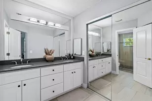 8 Governors Ct, Palm Beach Gardens, FL 33418 - Photo 33