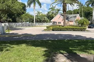 1000 Crystal Way, Delray Beach, FL 33444 - Photo 13