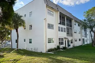 8200 Sunrise Lakes Blvd, Sunrise, FL 33322 - Photo 7