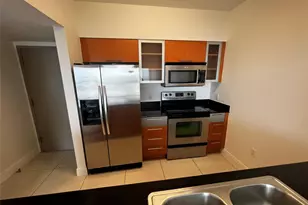 1750 N Bayshore Dr, Miami, FL 33132 - Photo 3