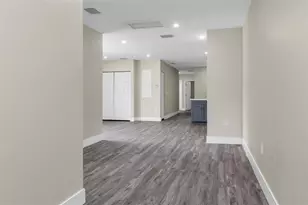 2451A NW 21st St, Fort Lauderdale, FL 33311 - Photo 23