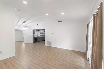 9700 NW 10th Street, Pembroke Pines, FL 33024 - Photo 7