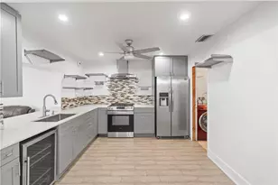 9700 NW 10th St, Pembroke Pines, FL 33024 - Photo 3