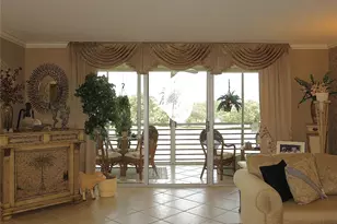 3507 Oaks Way, Pompano Beach, FL 33069 - Photo 5