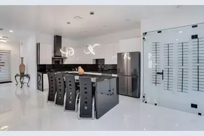 2962 NW 10th Court, Fort Lauderdale, FL 33311 - Photo 3