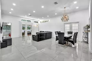 10180 NW 5th St, Plantation, FL 33324 - Photo 15